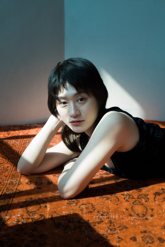 水曜日のカンパネラ”初代ボーカル コムアイさんを招いてトーク